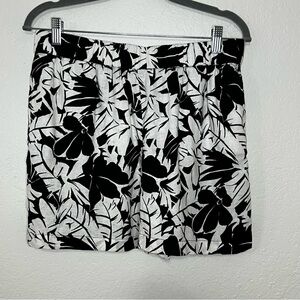 Michael Kors Linen Blend Shorts Women’s Size Medium‎ Black White Floral Tropical